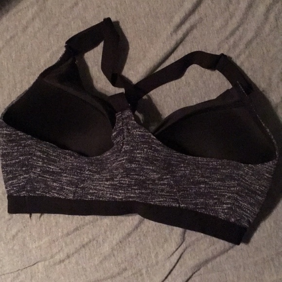 Victoria Secret Sports Bra  34DD - Picture 2 of 3